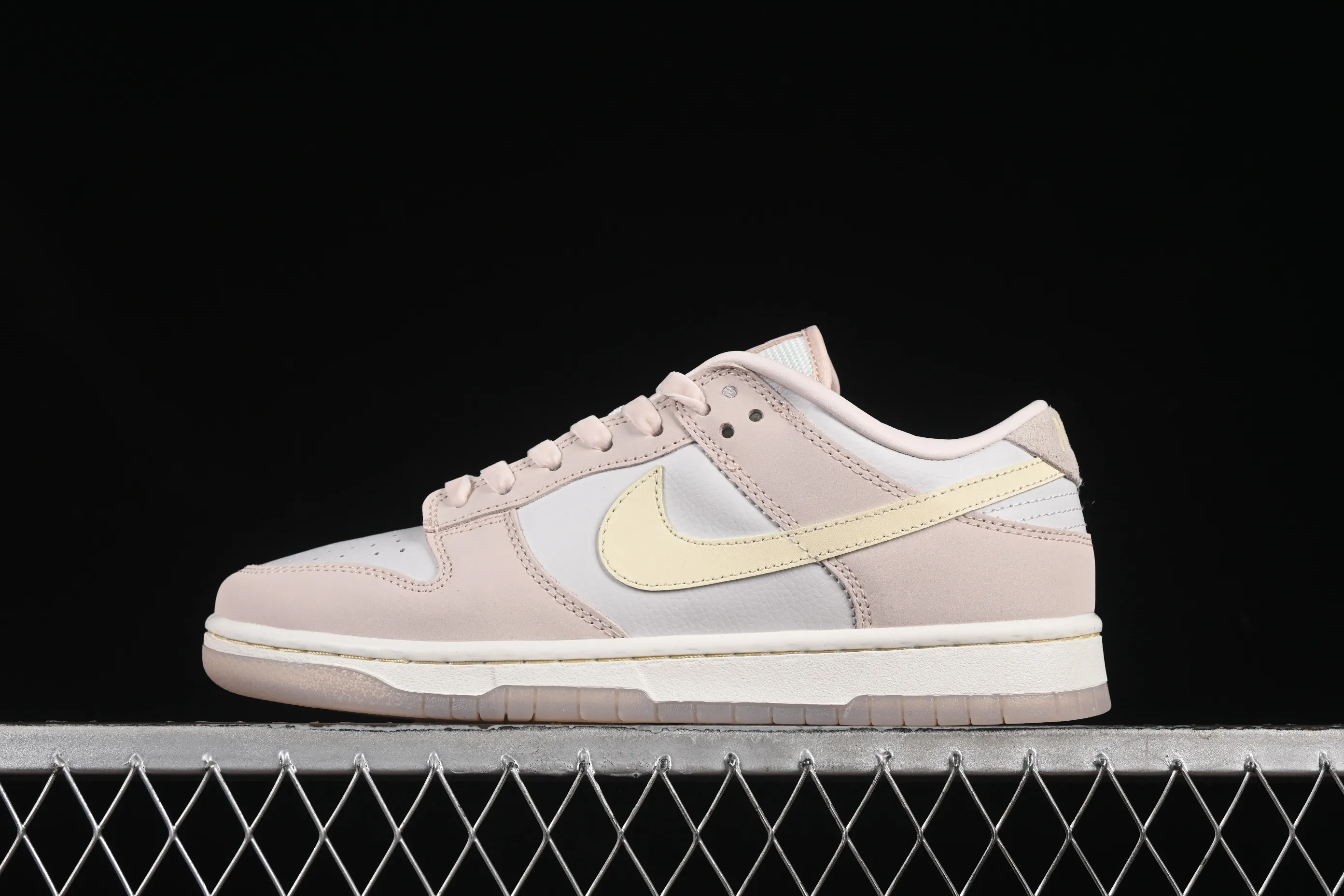 All categories Nk SB Dunk series Nk SB Dunk Low low-top sneakers Nk SB Dunk Low white light pink SB low-top casual sneakers FB7901-601